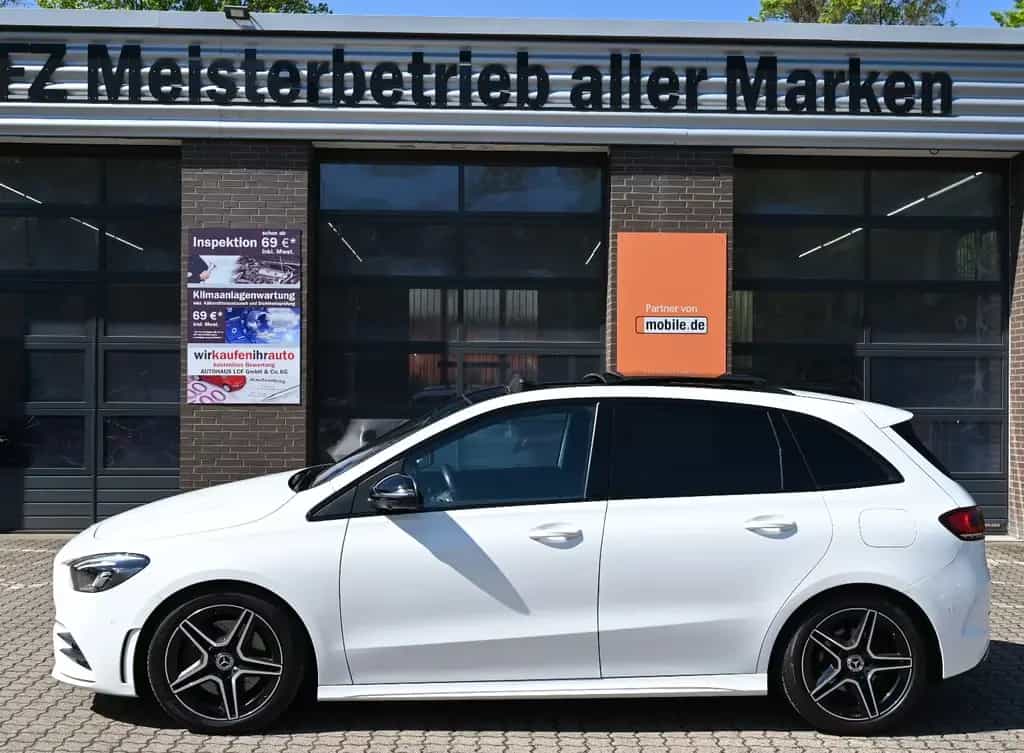 Mercedes-Benz B 220 d AMG Line PANO LEDER AUTOM 360°CAM LED 02/2019-photo-4