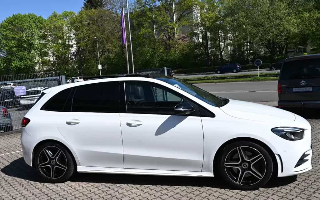 Mercedes-Benz B 220 d AMG Line PANO LEDER AUTOM 360°CAM LED 02/2019-photo-6