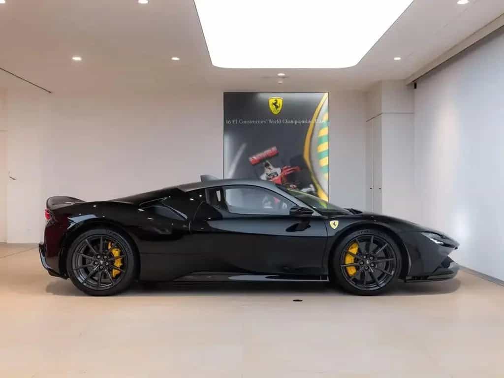 Ferrari SF90 Stradale 03/2021-photo-2