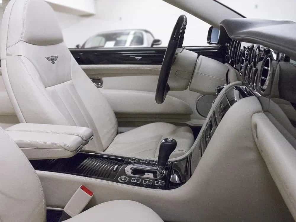Bentley Azure - 06/2008-photo-16