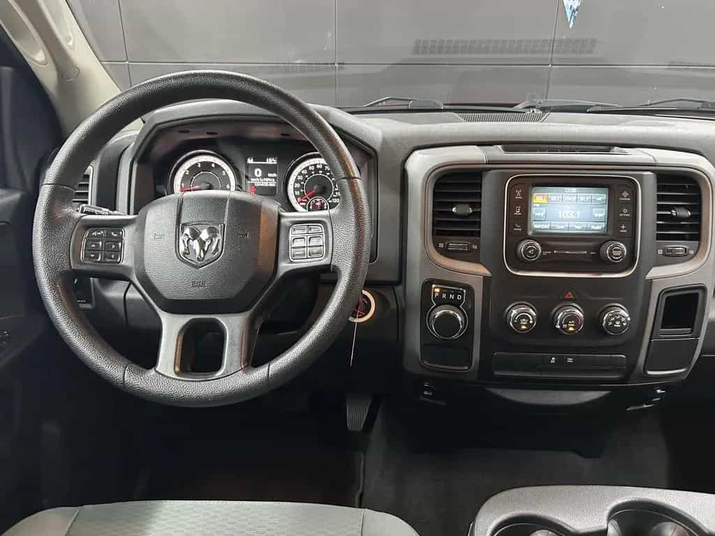 Dodge RAM 1500 CrewCab 5.7L V8 HEMI 6 Sitze+AHK+Kam+BT 07/2017-photo-11