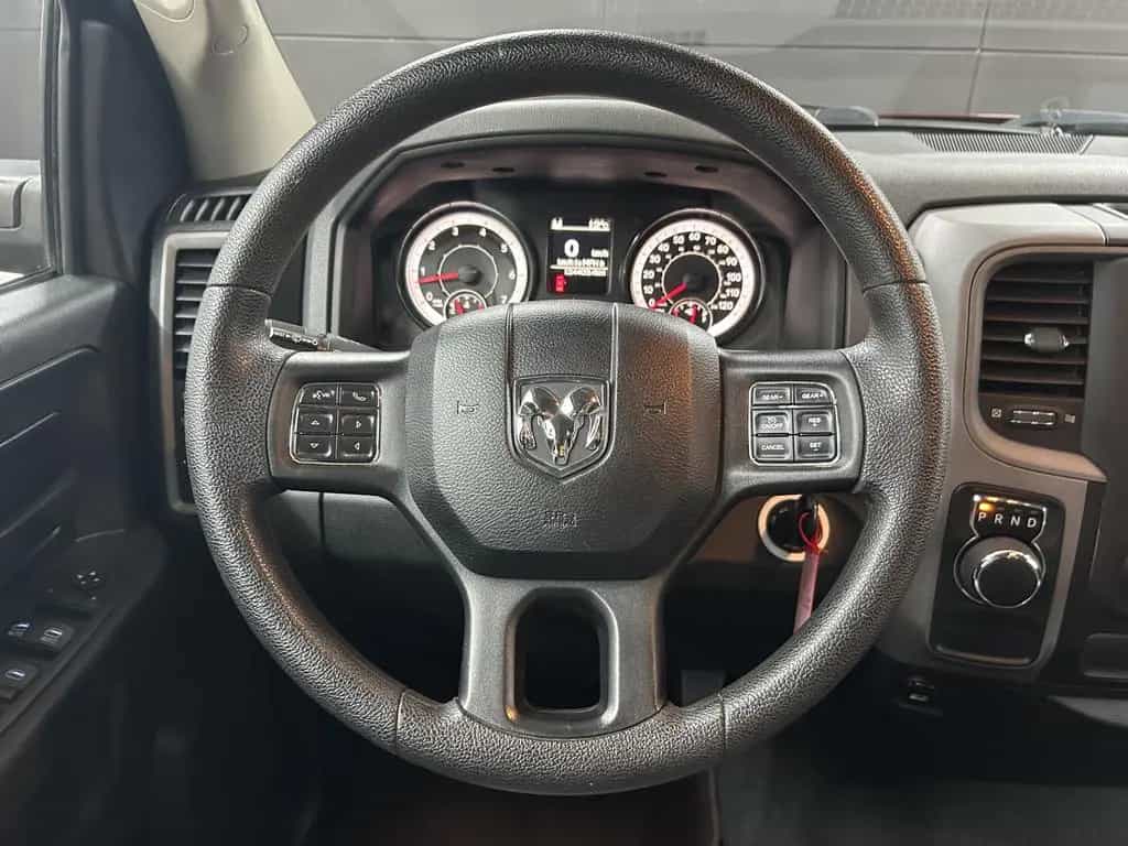 Dodge RAM 1500 CrewCab 5.7L V8 HEMI 6 Sitze+AHK+Kam+BT 07/2017-photo-21