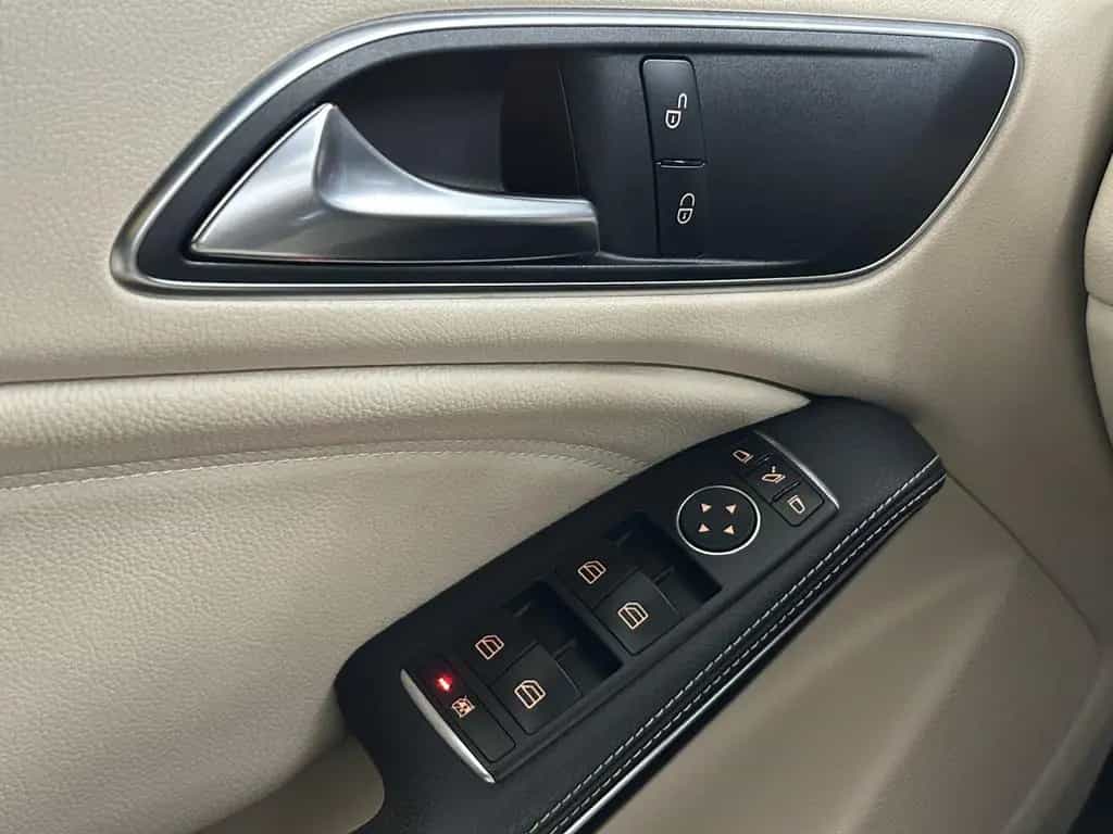 Mercedes-Benz CLA-Class 220 Shooting Brake 4Matic ACC+LED+Leder+SHZ 04/2018-photo-29