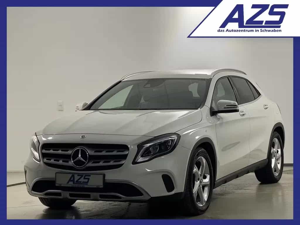 Mercedes-Benz GLA 250 4Matic Urban AHK Leder LED Kamera Navi-a 10/2017-photo-0