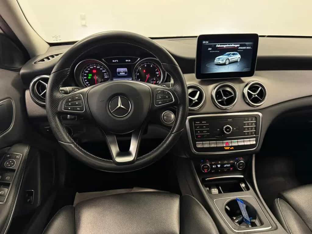 Mercedes-Benz GLA 250 4Matic Urban AHK Leder LED Kamera Navi-a 10/2017-photo-15