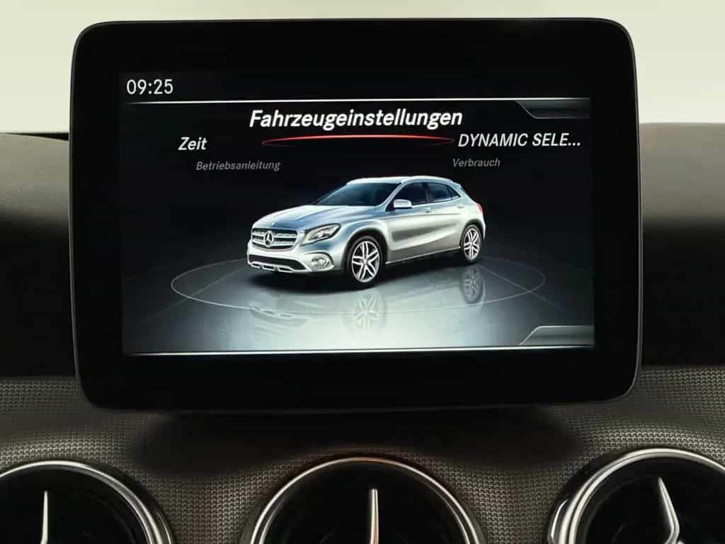 Mercedes-Benz GLA 250 4Matic Urban AHK Leder LED Kamera Navi-a 10/2017-photo-20