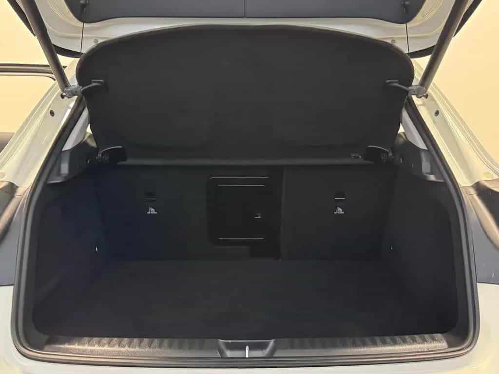 Mercedes-Benz GLA 250 4Matic Urban AHK Leder LED Kamera Navi-a 10/2017-photo-25