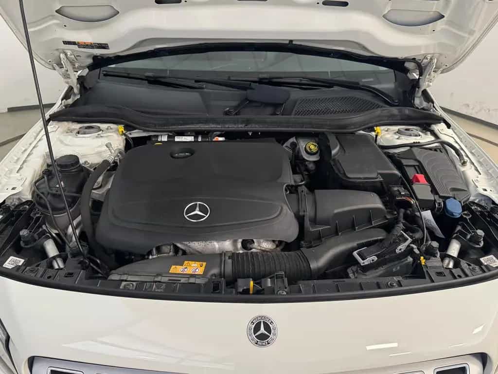 Mercedes-Benz GLA 250 4Matic Urban AHK Leder LED Kamera Navi-a 10/2017-photo-26