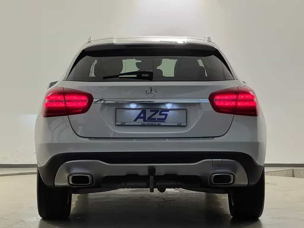 Mercedes-Benz GLA 250 4Matic Urban AHK Leder LED Kamera Navi-a 10/2017-photo-4