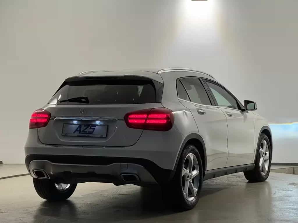 Mercedes-Benz GLA 250 4Matic Urban AHK Leder LED Kamera Navi-a 10/2017-photo-5