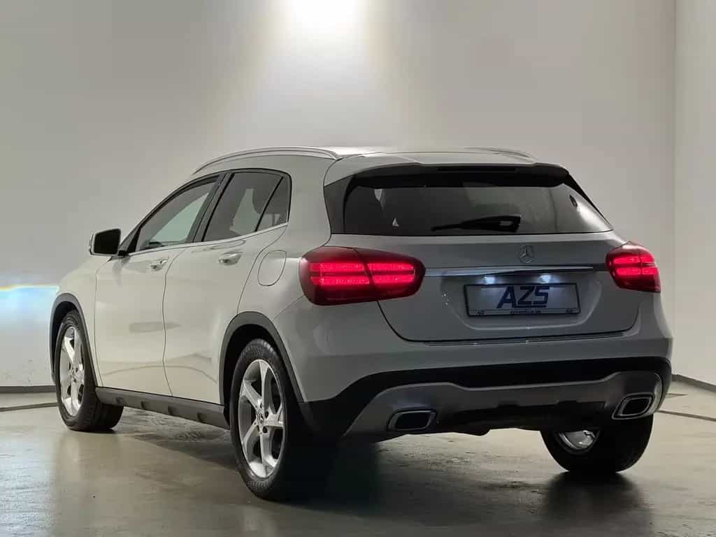 Mercedes-Benz GLA 250 4Matic Urban AHK Leder LED Kamera Navi-a 10/2017-photo-6