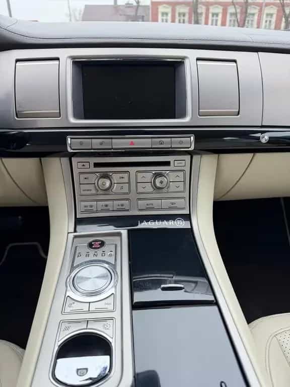 Jaguar XF 3.0 V6 Diesel Grace + Navi + Klima + Kamera 01/2011-photo-11