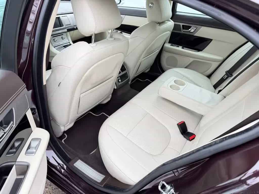 Jaguar XF 3.0 V6 Diesel Grace + Navi + Klima + Kamera 01/2011-photo-13