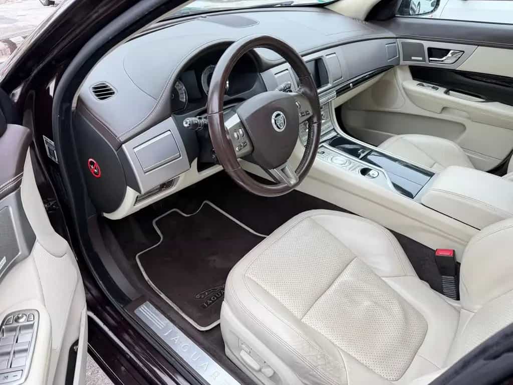Jaguar XF 3.0 V6 Diesel Grace + Navi + Klima + Kamera 01/2011-photo-8