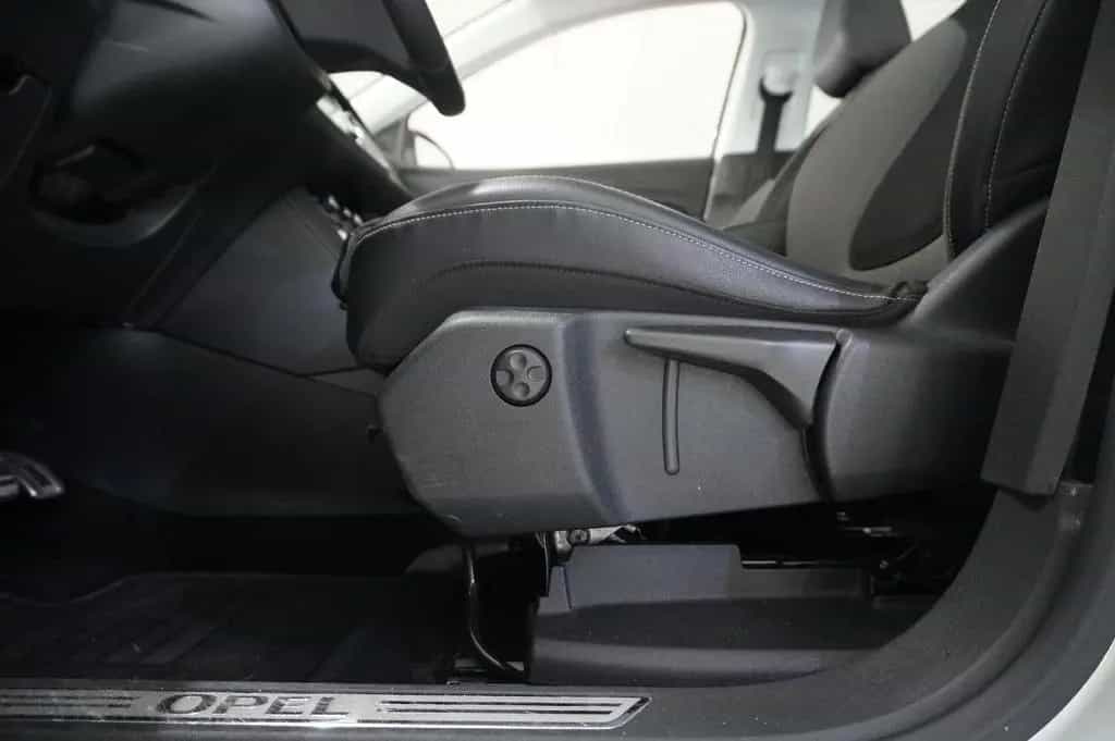 Opel Grandland (X) 1.2T INNOV. NAVI/LED/KAMERA/PANO. 02/2019-photo-13