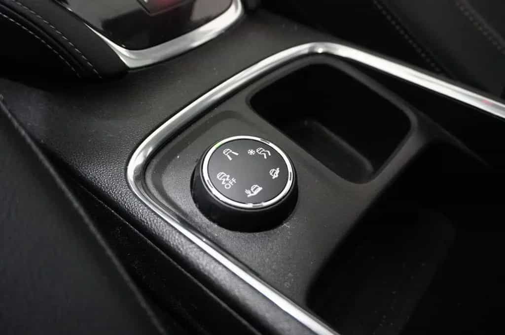 Opel Grandland (X) 1.2T INNOV. NAVI/LED/KAMERA/PANO. 02/2019-photo-31