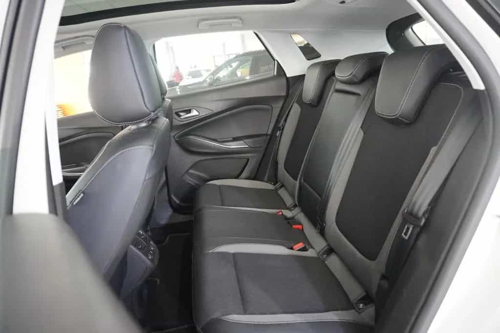 Opel Grandland (X) 1.2T INNOV. NAVI/LED/KAMERA/PANO. 02/2019-photo-36