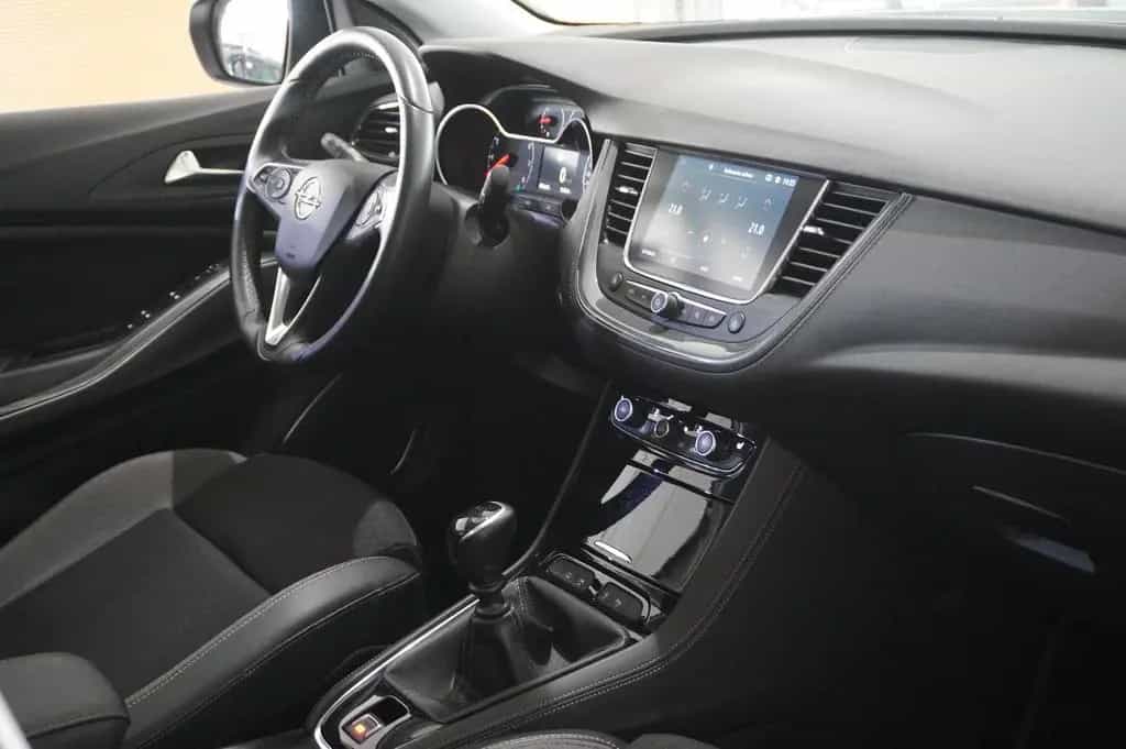 Opel Grandland (X) 1.2T INNOV. NAVI/LED/KAMERA/PANO. 02/2019-photo-44