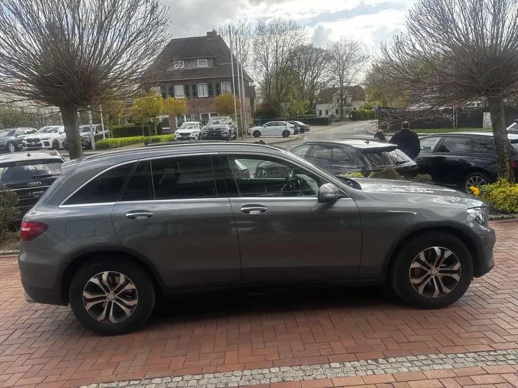 Mercedes-Benz GLC-Class 250 d 4Matic LED Pano 360 AHK 09/2016-photo-3