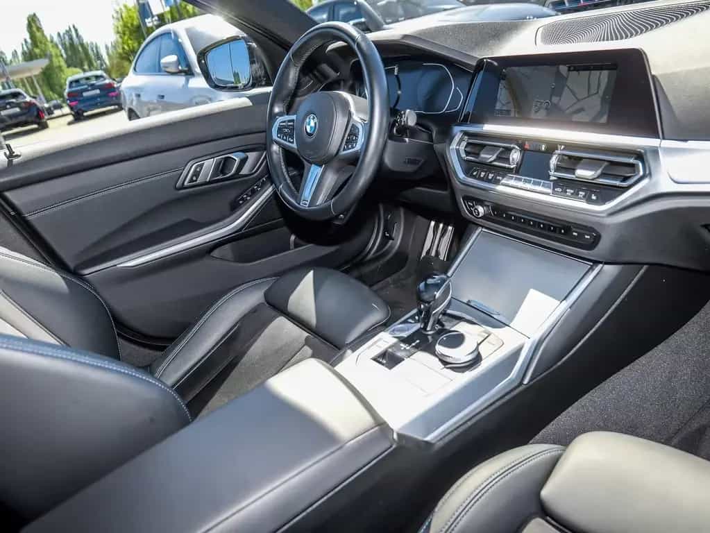 BMW 320 i Touring M Sport LC+ Navi RFK HiFi DAB 10/2020-photo-13