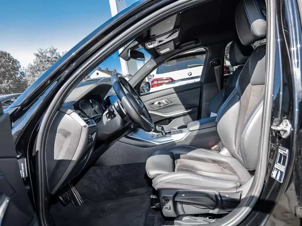 BMW 320 i Touring M Sport LC+ Navi RFK HiFi DAB 10/2020-photo-4