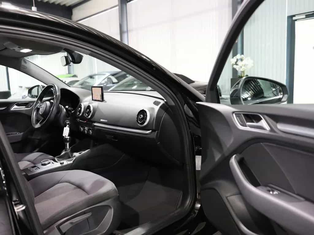 Audi A3 LIMOUSINE 1.4 TFSI BUSINESS / VIRTUAL-COCKPIT 01/2017-photo-15