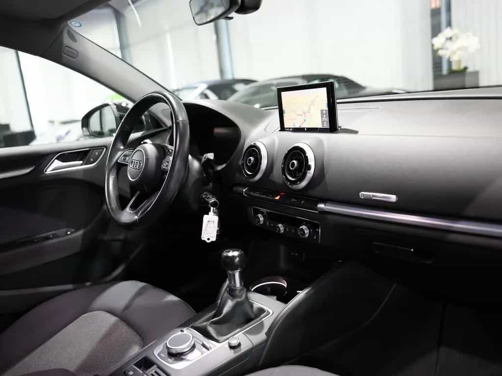 Audi A3 LIMOUSINE 1.4 TFSI BUSINESS / VIRTUAL-COCKPIT 01/2017-photo-17