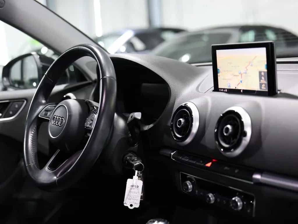 Audi A3 LIMOUSINE 1.4 TFSI BUSINESS / VIRTUAL-COCKPIT 01/2017-photo-18