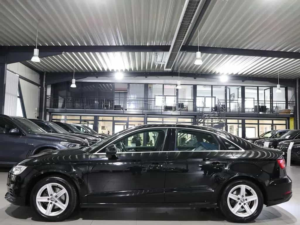 Audi A3 LIMOUSINE 1.4 TFSI BUSINESS / VIRTUAL-COCKPIT 01/2017-photo-4