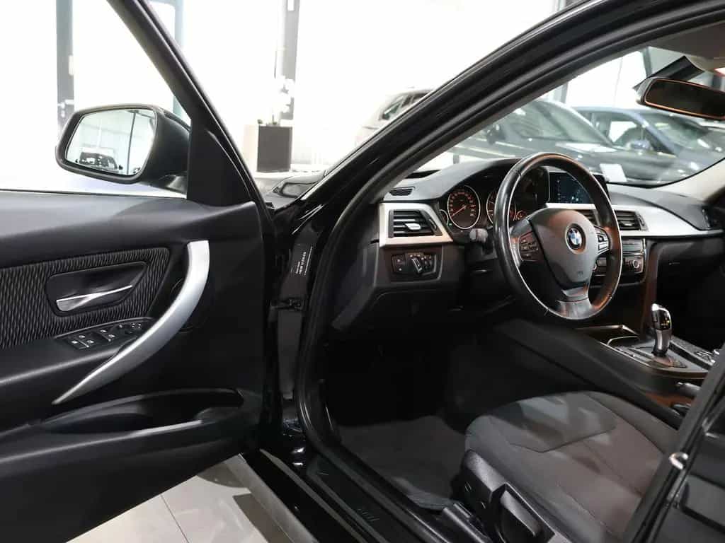 BMW 3 Series 318i Touring Advantage BUSINESS / LED / NAVI+ 04/2019-photo-7