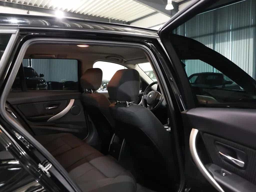 BMW 3 Series 318i Touring Advantage BUSINESS / LED / NAVI+ 04/2019-photo-12