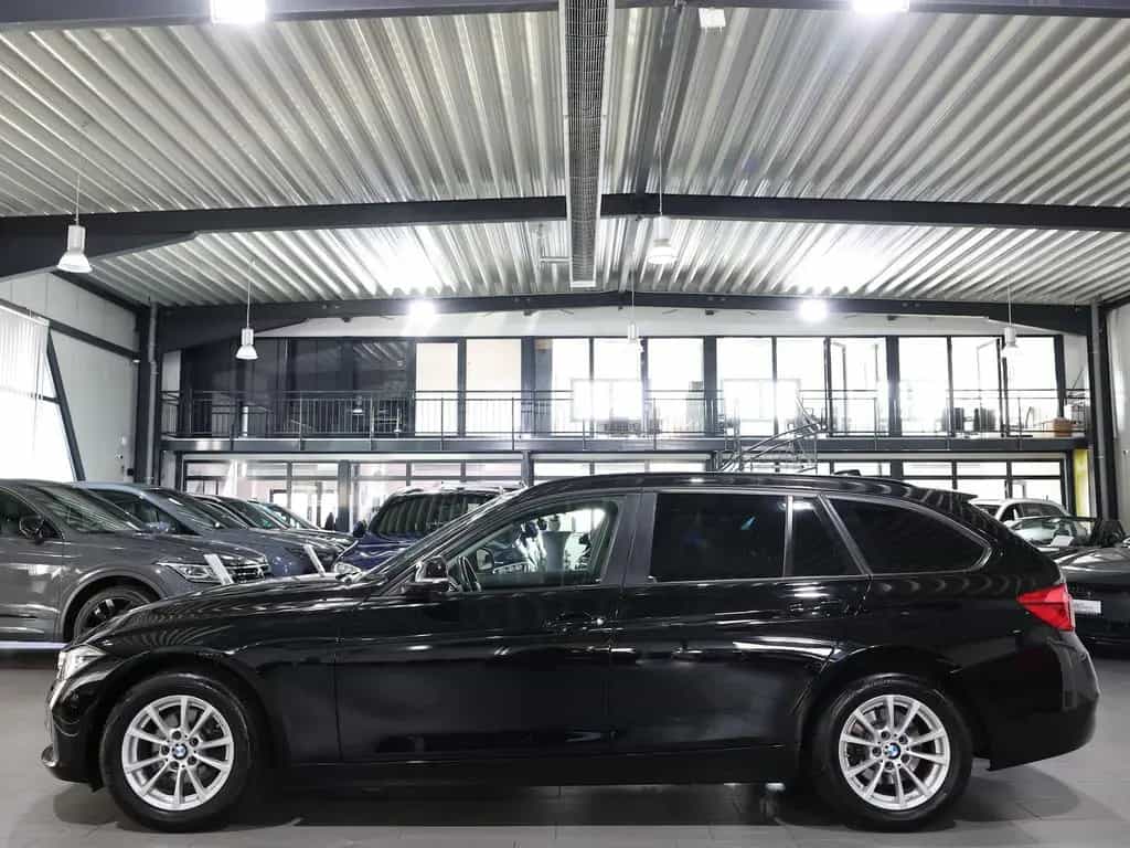 BMW 3 Series 318i Touring Advantage BUSINESS / LED / NAVI+ 04/2019-photo-3