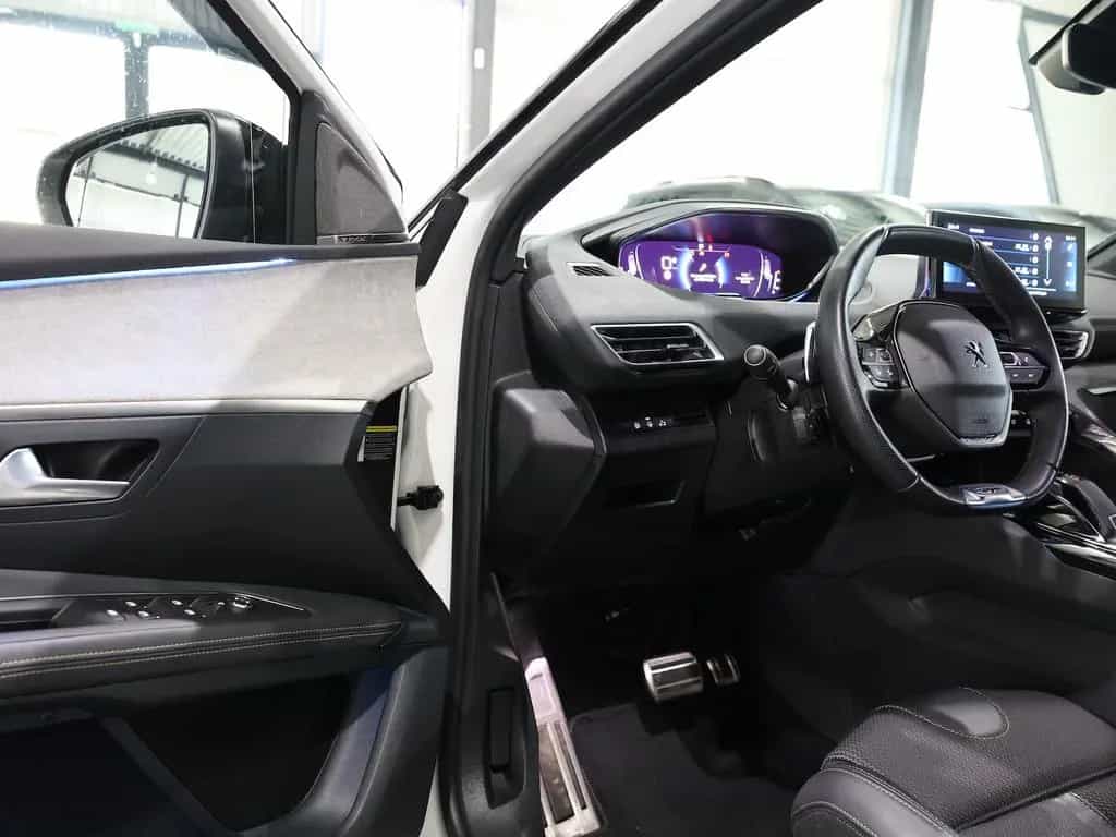 Peugeot 3008 BLUE-HDI GT-SPORT / WHITE & BLACK / SCHÖN 07/2022-photo-11