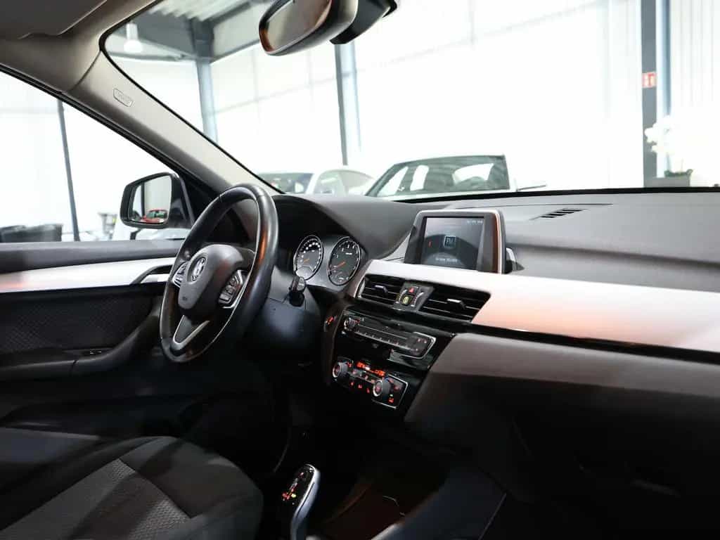 BMW X1 sDrive 18i Advantage WHITE / AUTOMATIK / 09/2018-photo-17