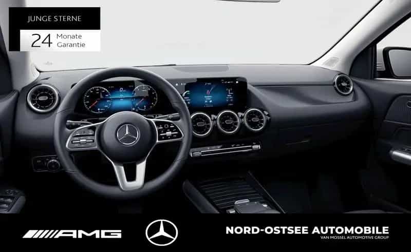 Mercedes-Benz GLA-Class 200 PROGRESSIVE PANO LED PARKPAKET NAVI DAB 11/2020-photo-2