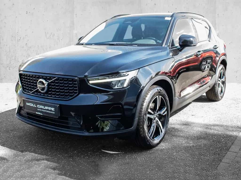 Volvo XC40 B4 2WD Plus Dark LED Kamera 05/2023-photo-1