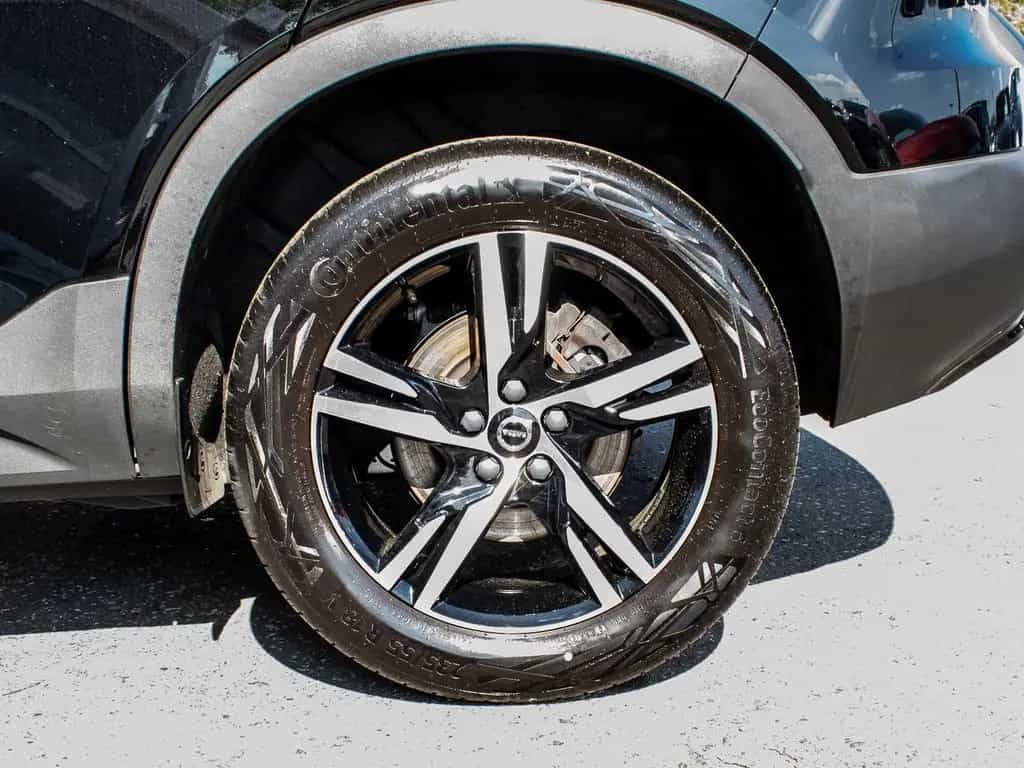 Volvo XC40 B4 2WD Plus Dark LED Kamera 05/2023-photo-6