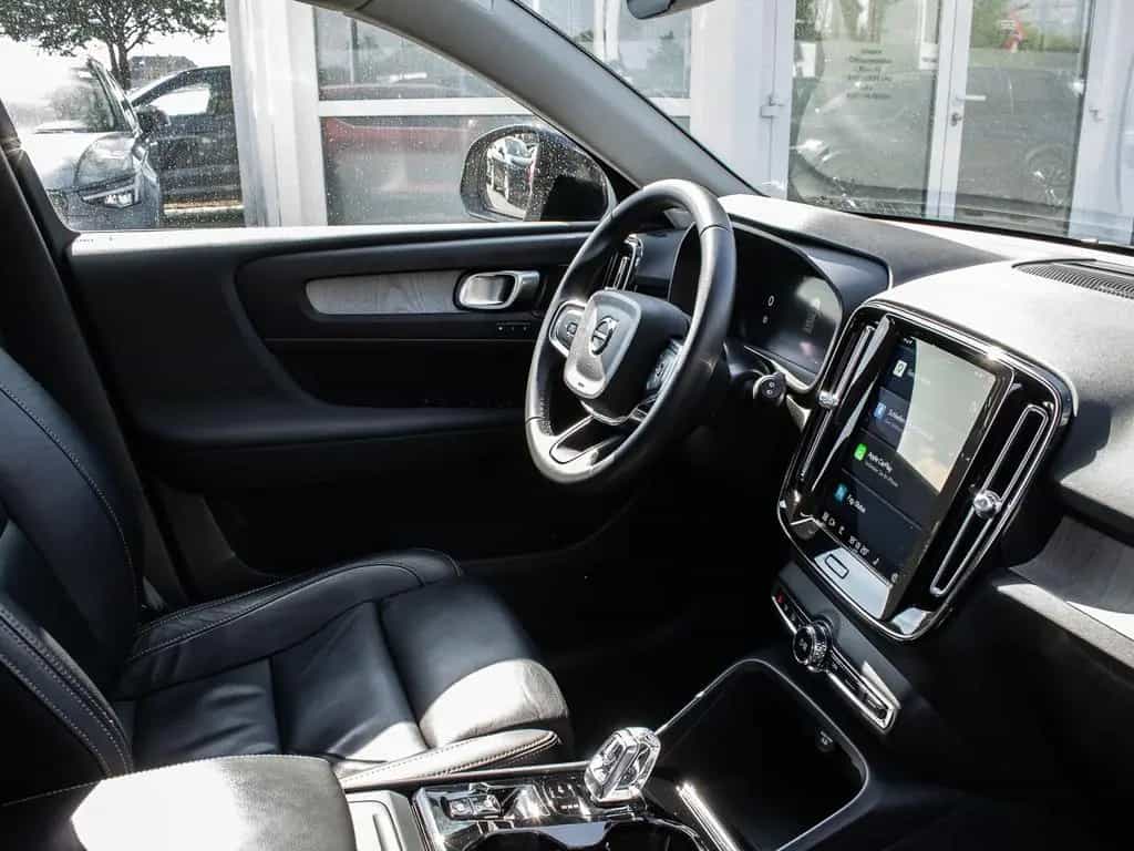 Volvo XC40 B4 2WD Plus Dark LED Kamera 05/2023-photo-7