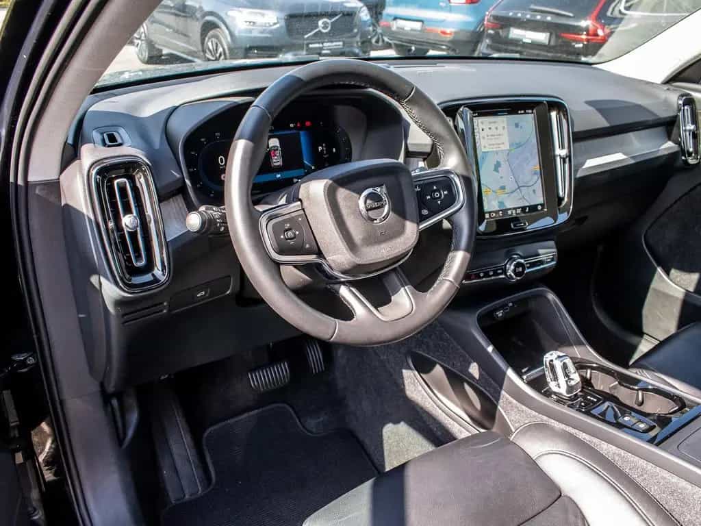 Volvo XC40 B4 2WD Plus Dark LED Kamera 05/2023-photo-8