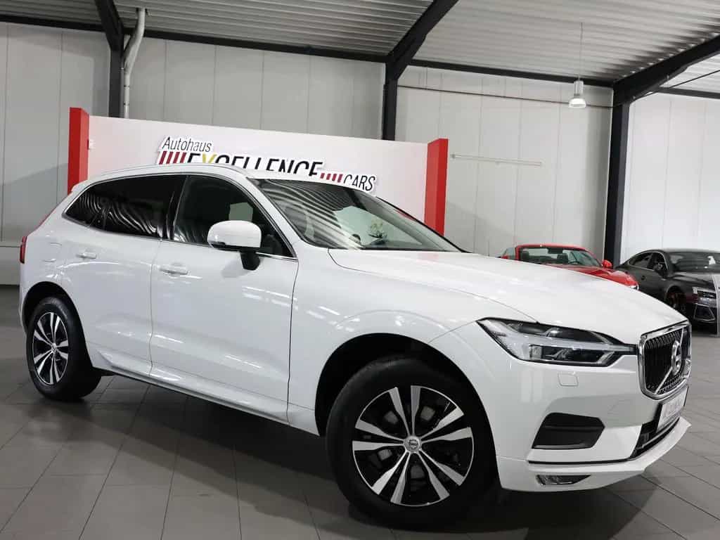 Volvo XC60 D4 MOMENTUM PRO / PANORAMA, MATRIX-LED 06/2020-photo-1