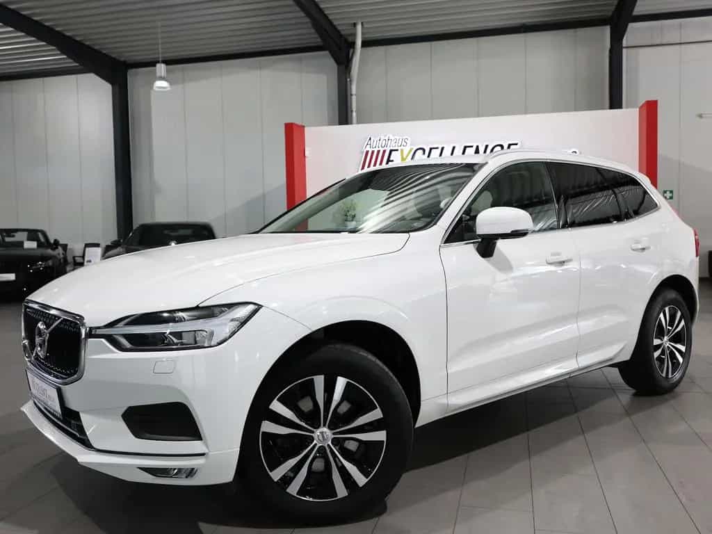 Volvo XC60 D4 MOMENTUM PRO / PANORAMA, MATRIX-LED 06/2020-photo-3
