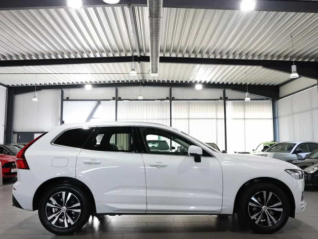 Volvo XC60 D4 MOMENTUM PRO / PANORAMA, MATRIX-LED 06/2020-photo-6