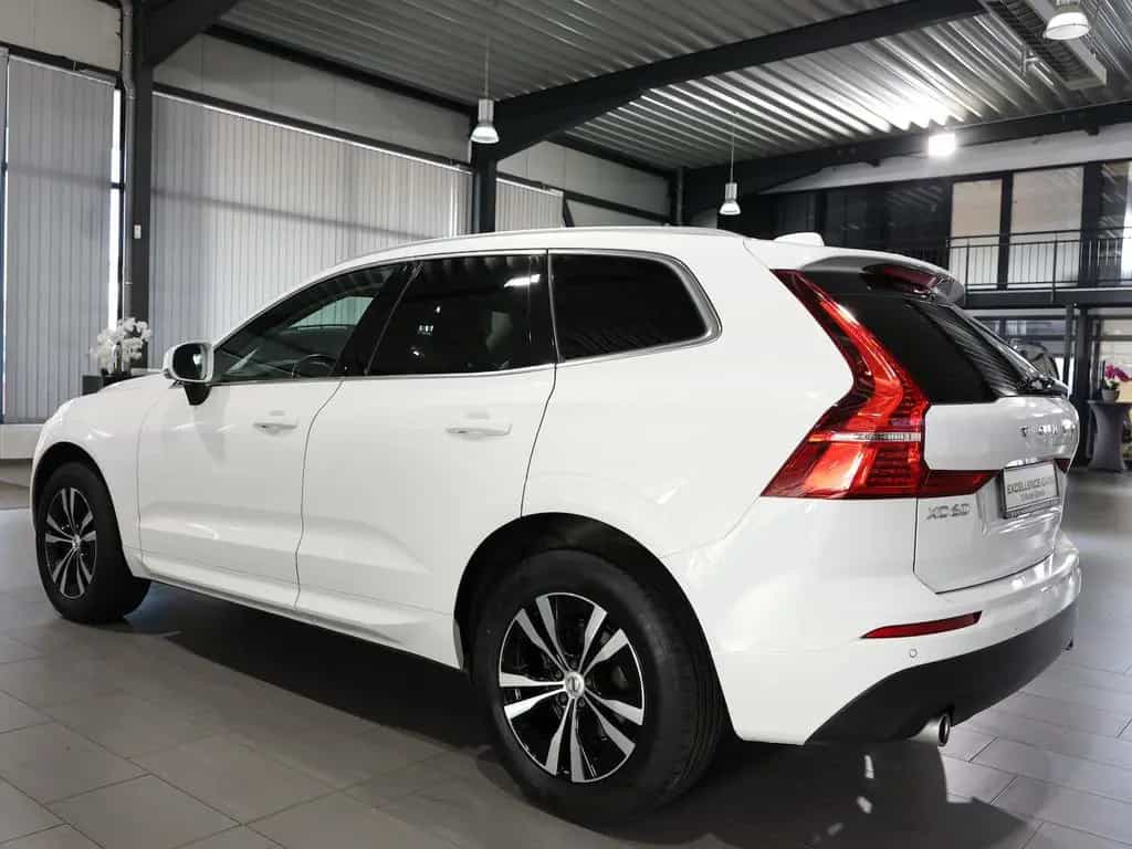 Volvo XC60 D4 MOMENTUM PRO / PANORAMA, MATRIX-LED 06/2020-photo-7