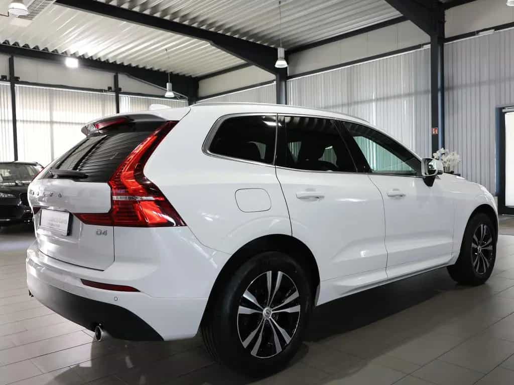 Volvo XC60 D4 MOMENTUM PRO / PANORAMA, MATRIX-LED 06/2020-photo-8