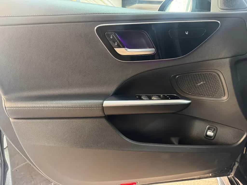 Mercedes-Benz C-Class 200 T 4Matic *AMG*PANO*MBUX*AHK 03/2022-photo-23