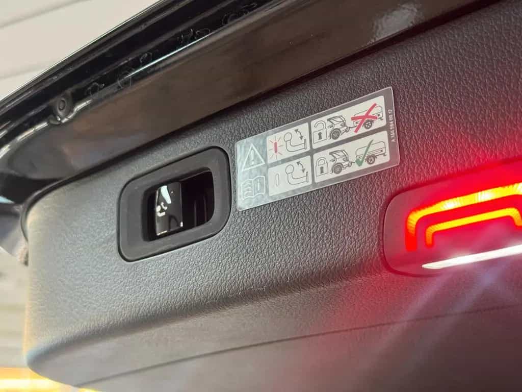 Mercedes-Benz C-Class 200 T 4Matic *AMG*PANO*MBUX*AHK 03/2022-photo-28