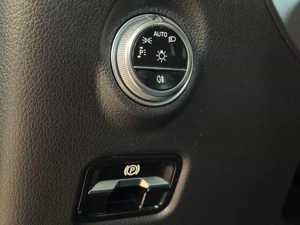 Mercedes-Benz C-Class 200 T 4Matic *AMG*PANO*MBUX*AHK 03/2022-photo-38