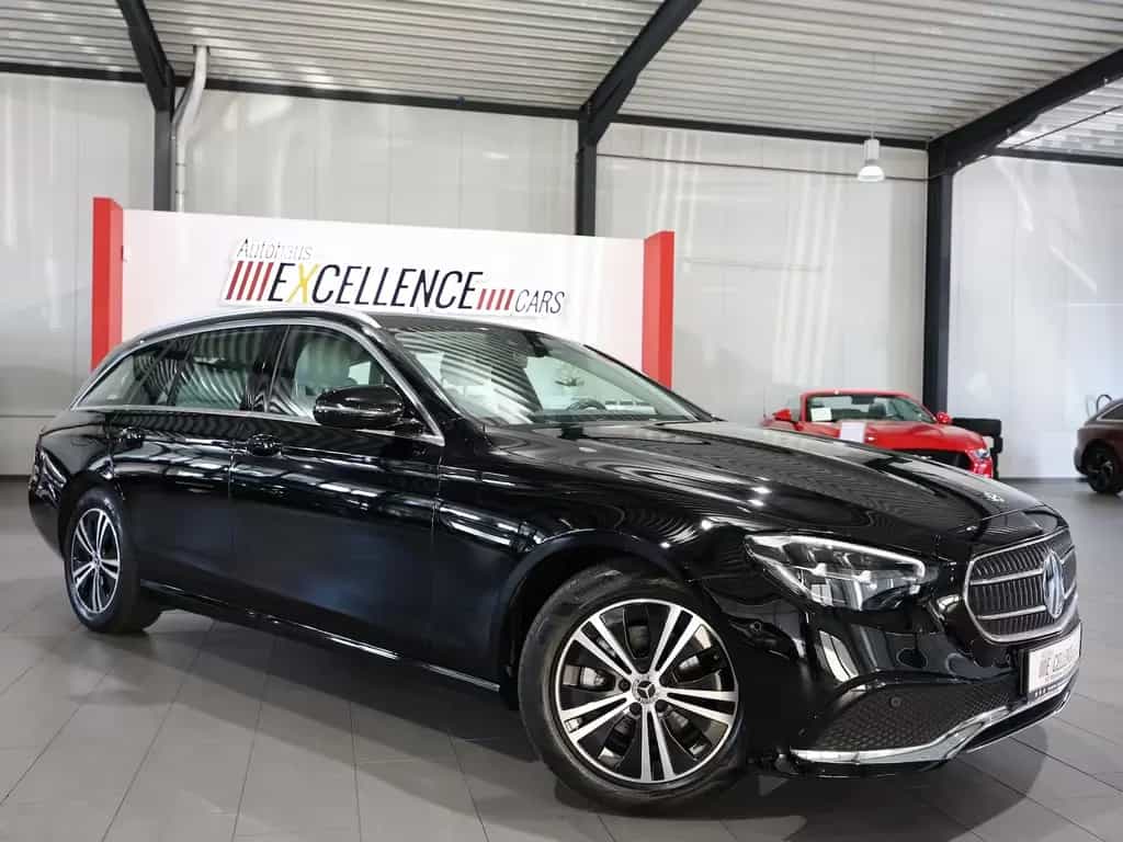Mercedes-Benz E-Class d T AVANTGARDE-BUSINESS / BLACK & GREY / 03/2022-photo-2
