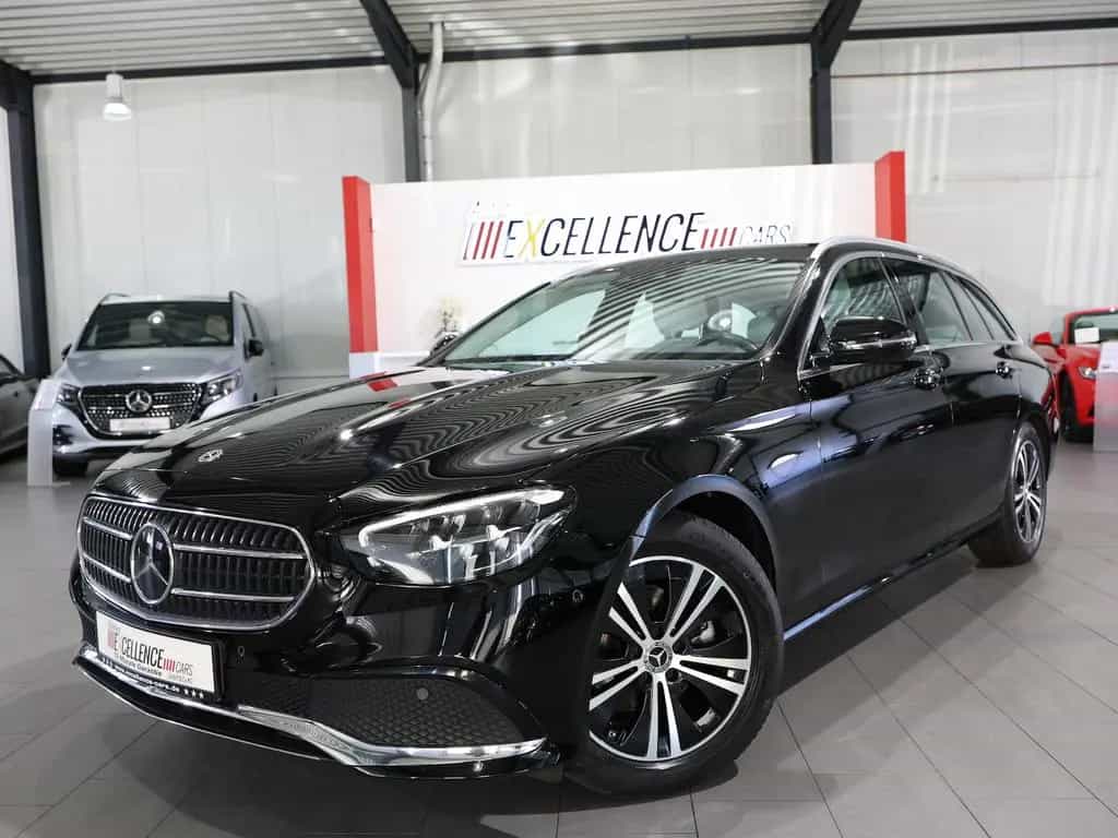 Mercedes-Benz E-Class d T AVANTGARDE-BUSINESS / BLACK & GREY / 03/2022-photo-3