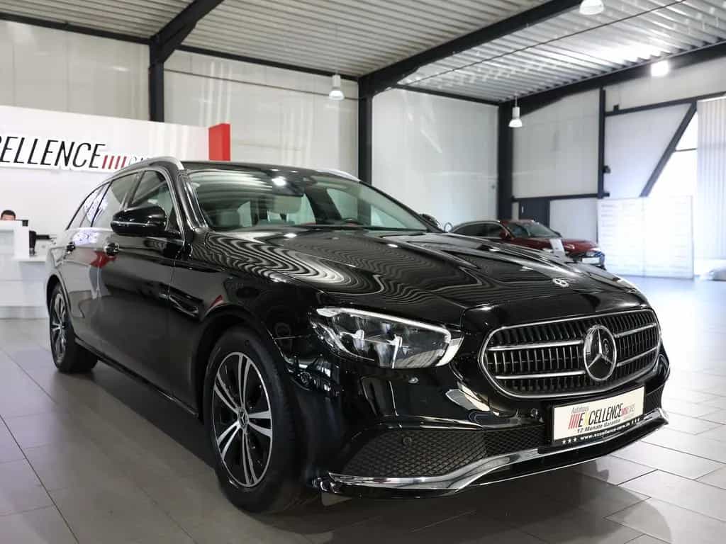 Mercedes-Benz E-Class d T AVANTGARDE-BUSINESS / BLACK & GREY / 03/2022-photo-7